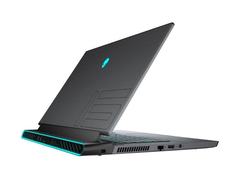 alienware-m15-r3-ports-01