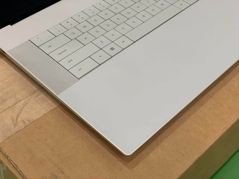 laptop-cu-dell-xps-16-da16250_5